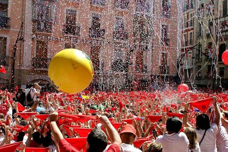Gợi ý những bức lễ hội San Fermin cuốn hút