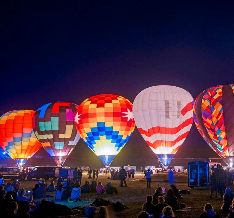 Săn những bức ảnh lễ hội The Great Reno Balloon Race sôi động