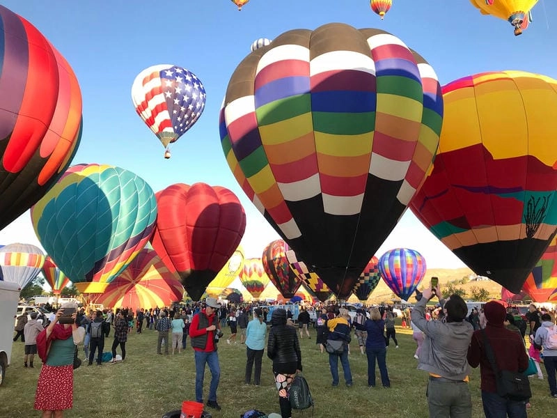 Cười sảng với lễ hội The Great Reno Balloon Race nổi tiếng