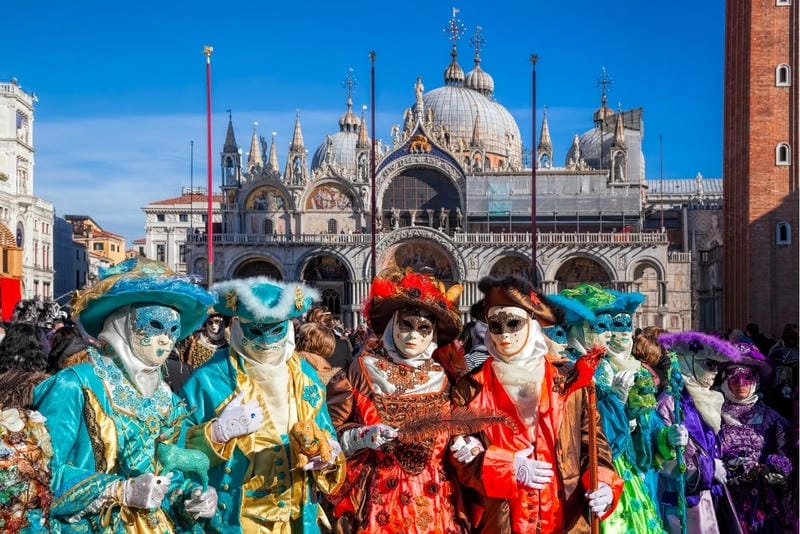 Săn những bức ảnh lễ hội Vincenza Carnival sôi động