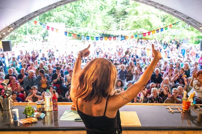 Săn những bức ảnh lễ hội WOMAD sôi động