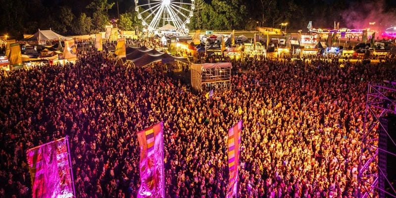 Lạc lối trong lễ hội WOMAD rực rỡ