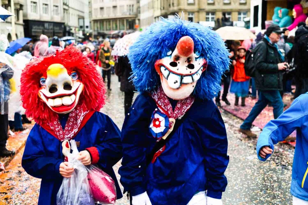 Basel fasnacht thụy sĩ thu hút du khách bởi lễ diễu hành ấn tượng