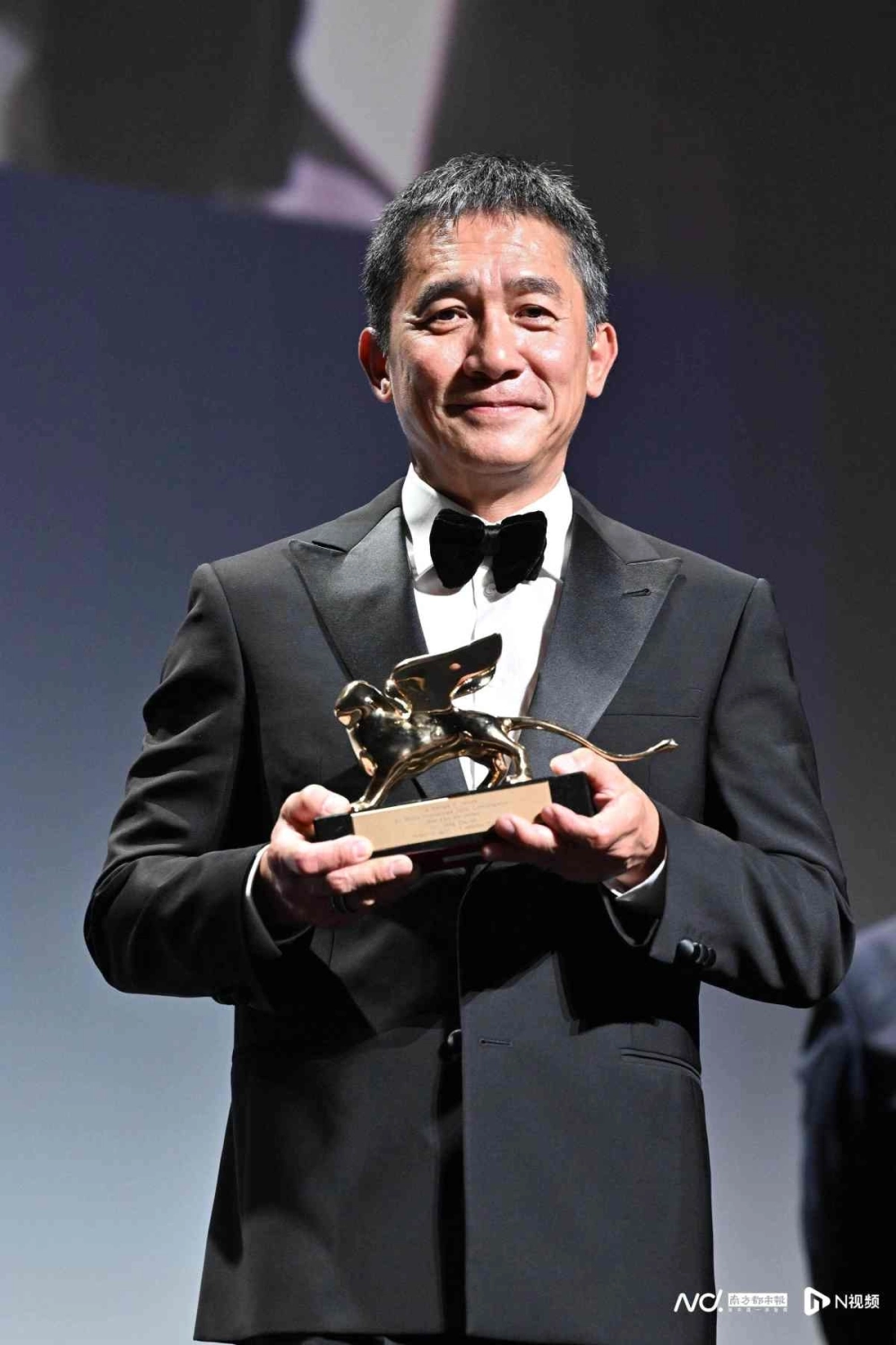 Lương Triều Vỹ chiều cao là thông tin được quan tâm.