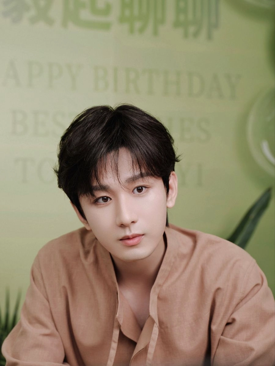 Thành Nghị là nam diễn viên Trung Quốc được yêu thích qua nhiều vai diễn ấn tượng.