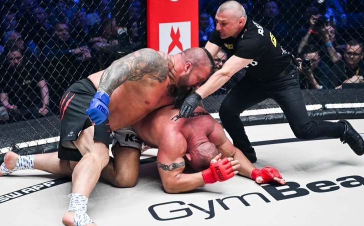 Canelo Alvarez vẫn đẳng cấp trên sàn đấu