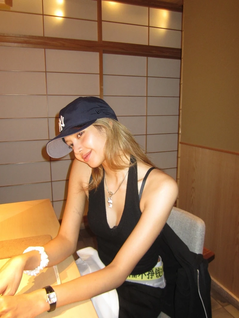 Ngắm Lisa Blackpink mới nhất với thần thái đỉnh cao gây sốt