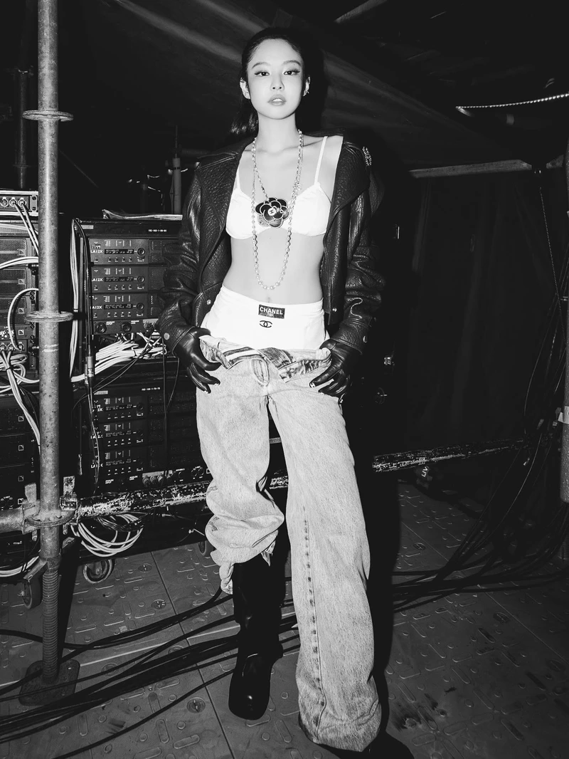 Fan tan chảy trước Jennie Blackpink dễ thương cực đáng yêu