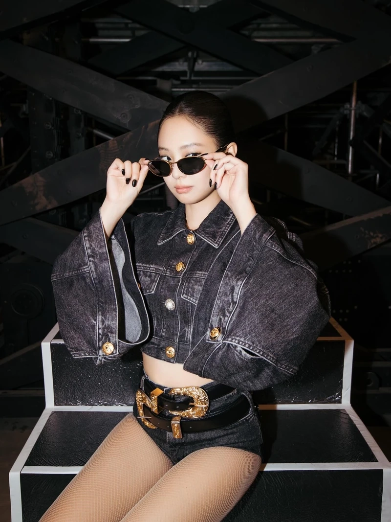 Phong cách Jennie Blackpink thời trang cực chất gây sốt