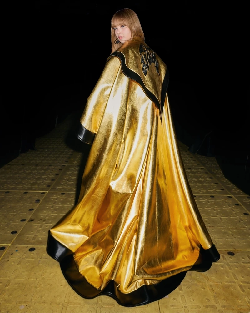 Khoảnh khắc Lisa Blackpink sân khấu khiến fan không thể rời mắt