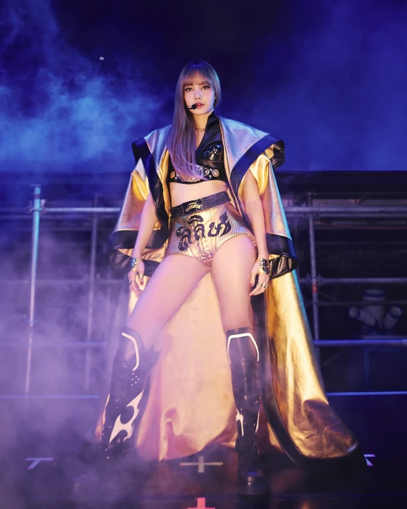 Thần thái đỉnh cao của Lisa Blackpink thần thái gây sốt