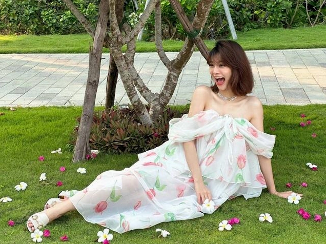 Á hậu Kiều Loan khoe vẻ đẹp rạng rỡ, đằm thắm trong trang phục nhẹ nhàng