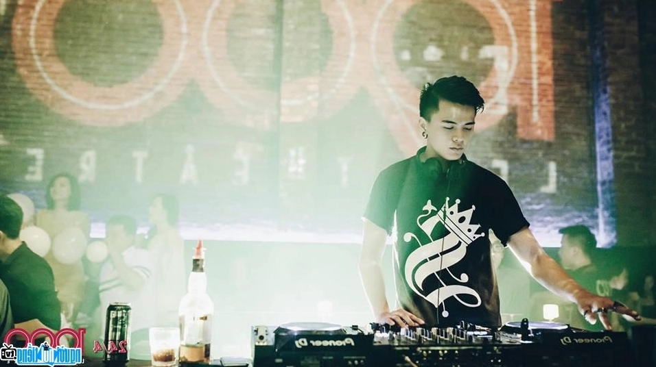 Ảnh DJ Get Looze trong đêm diễn nhạc