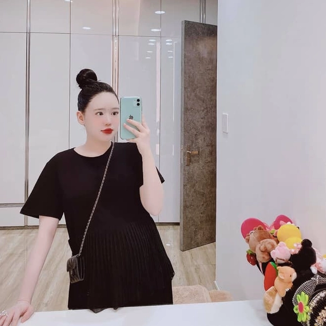 Bộ sưu tập giày khủng trong không gian nhà Fabo Nguyễn