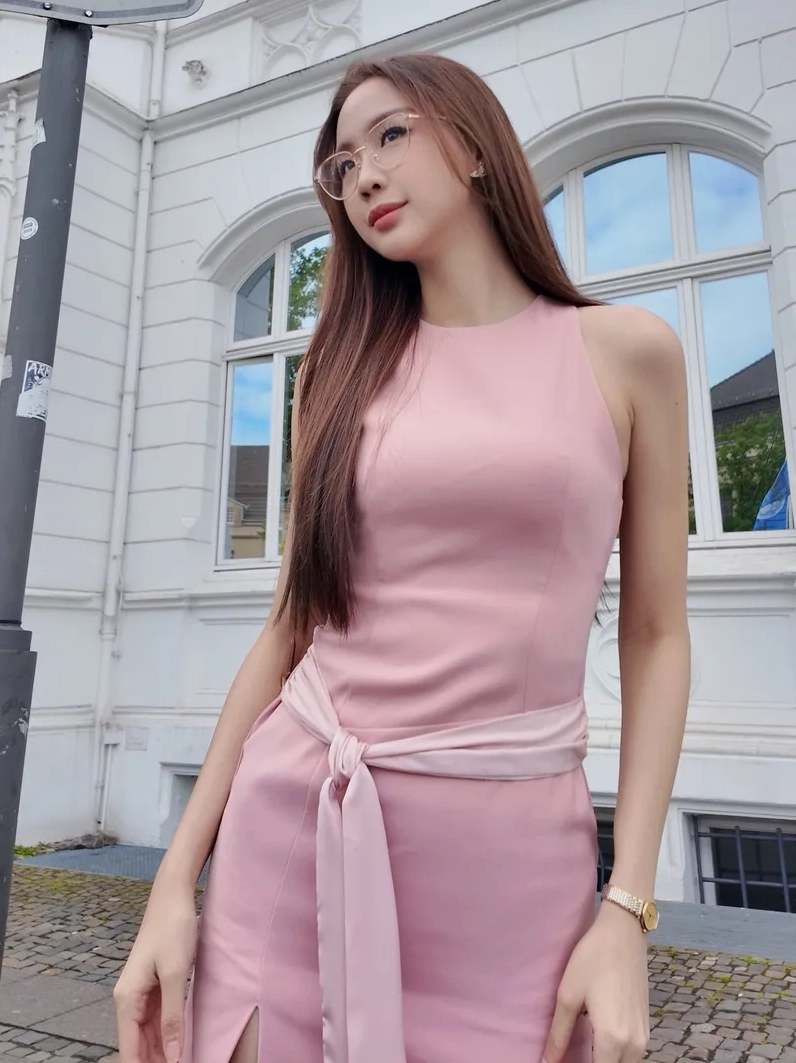 Bức ảnh Lê Nguyễn Bảo Ngọc khoe nhan sắc rạng rỡ và cuốn hút
