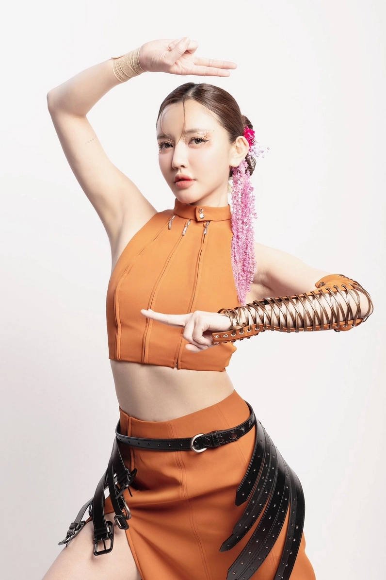 Hình ảnh Bích Phương rạng rỡ và tươi tắn trong đời sống thường ngày