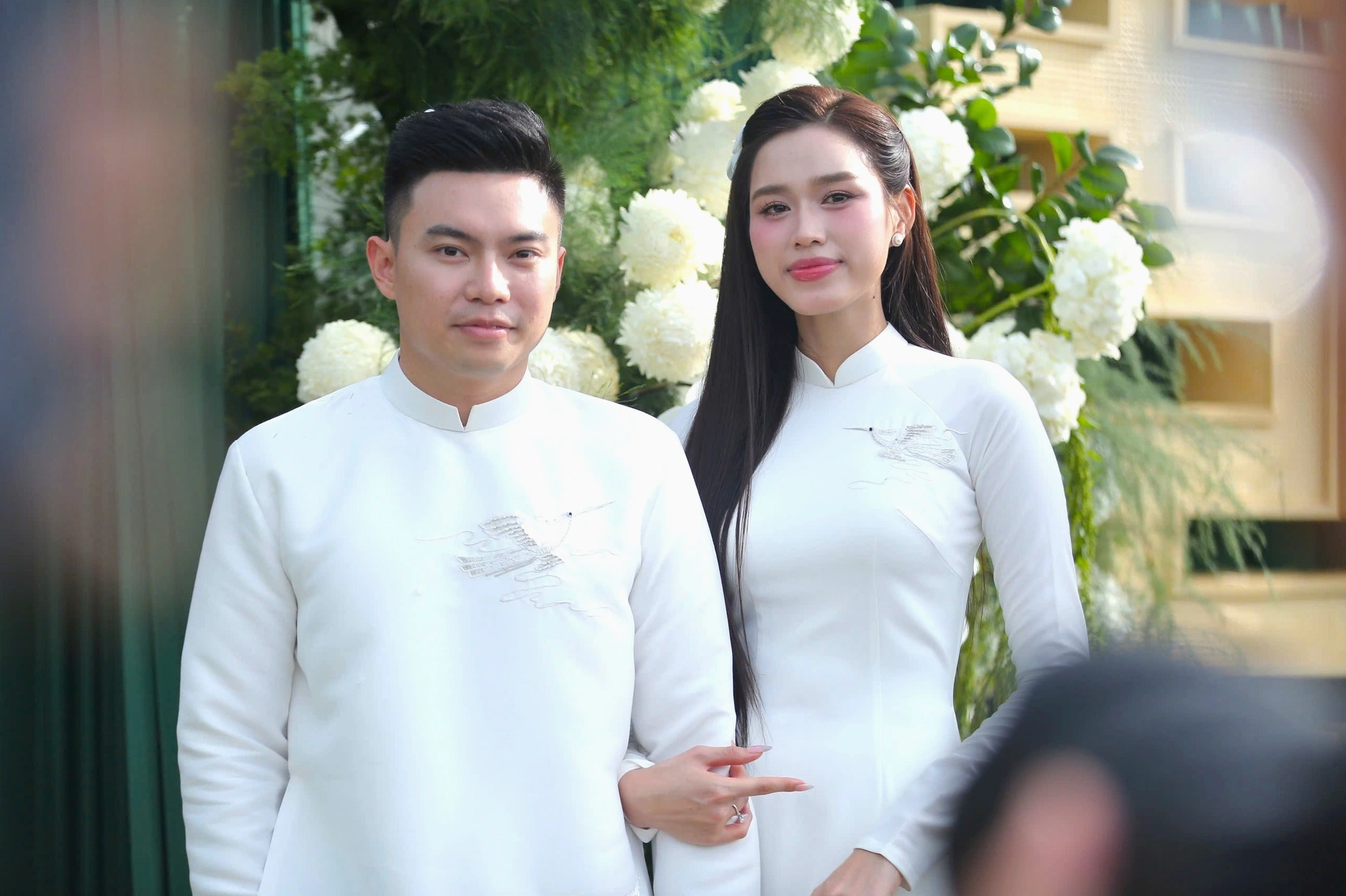 Hình ảnh xinh đẹp và dịu dàng của Hoa hậu Đỗ Thị Hà trong ngày lễ ăn hỏi