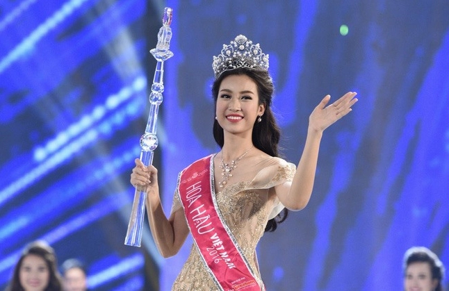 Khoảnh khắc rực rỡ của Đỗ Mỹ Linh thời điểm đăng quang Hoa hậu Việt Nam 2016