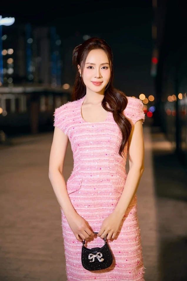 Nét đẹp đằm thắm mặn mà của nữ diễn viên Hồng Diễm