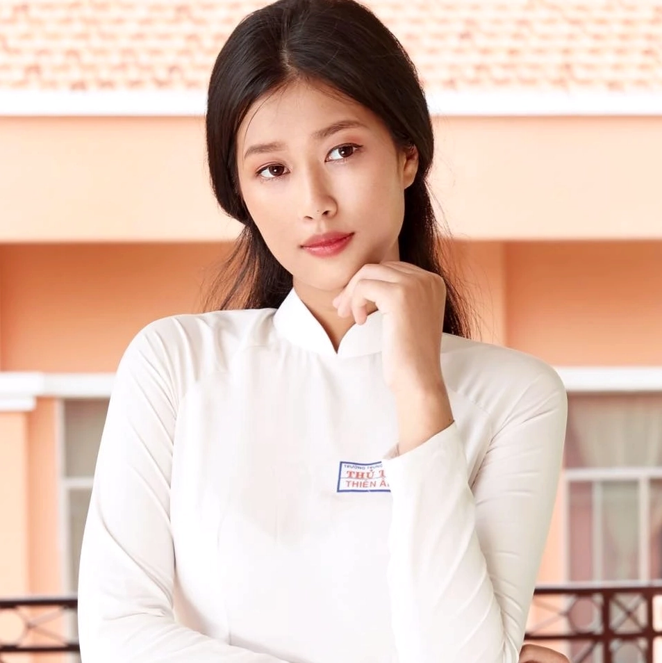 Nụ cười tỏa nắng của Đoàn Thiên Ân đốn tim người hâm mộ
