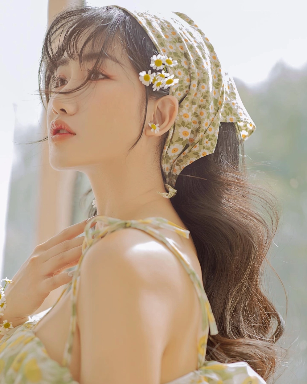 Nữ DJ Trang Moon diện trang phục gợi cảm tự tin biểu diễn trước hàng ngàn khán giả