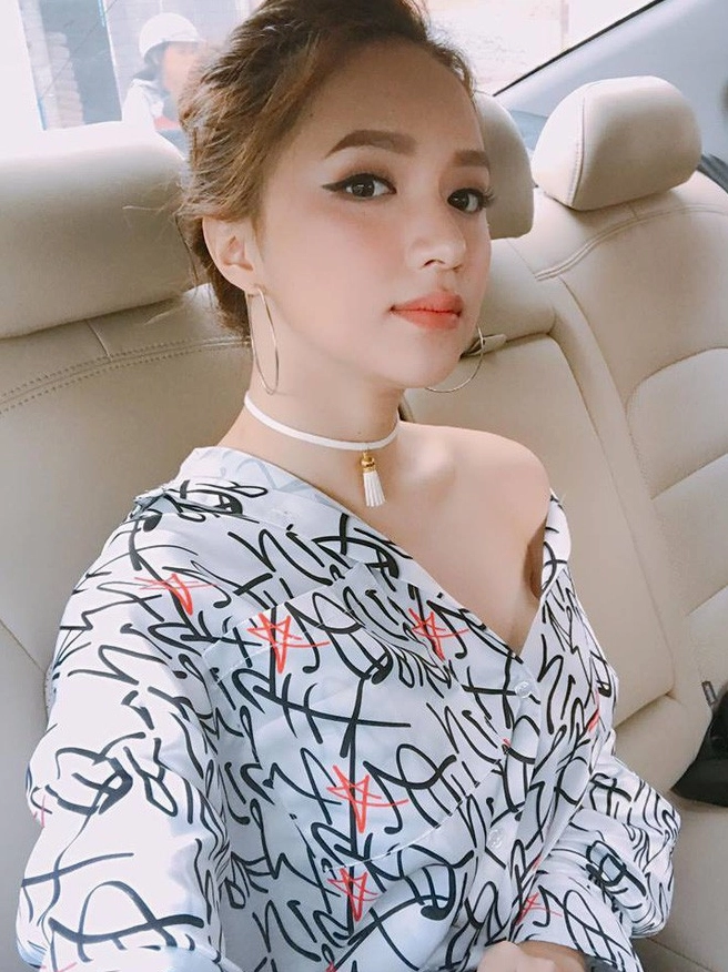 Vẻ đẹp ngọt ngào và nữ tính của Hương Giang khiến fan mê mẩn