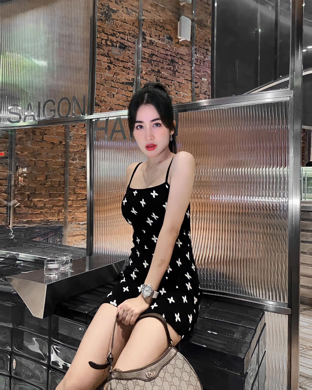 Vẻ đẹp trẻ trung và năng động của DJ Trang Moon trong cuộc sống đời thường