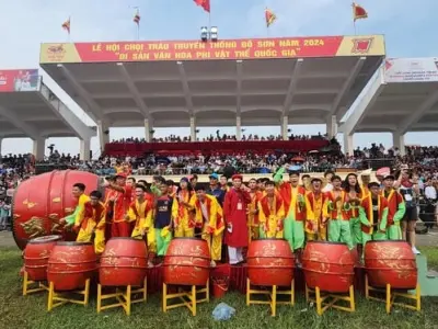 Trải nghiệm không khí sôi động tại lễ hội chọi trâu Đồ Sơn