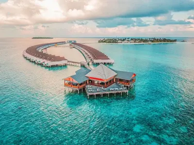 Khám phá vẻ đẹp tuyệt mỹ của Maldives đầy nắng và biển xanh