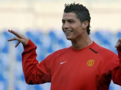Ảnh meme Ronaldo hài hước khiến fan bóng đá cười vỡ bụng