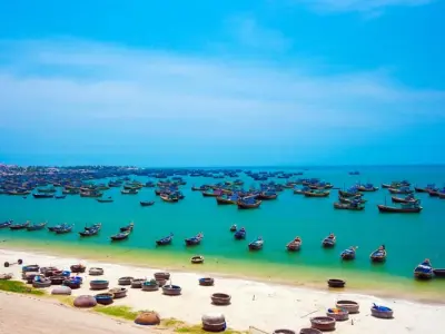 Khám phá đồi cát bay và biển xanh thơ mộng tại Mũi Né