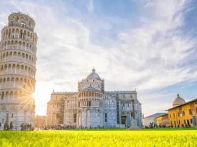 Ngắm nhìn ảnh Tuscany tuyệt đẹp với đồng cỏ và lâu đài cổ