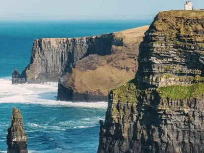 Khám phá vách đá Moher hùng vĩ bên bờ biển Ireland