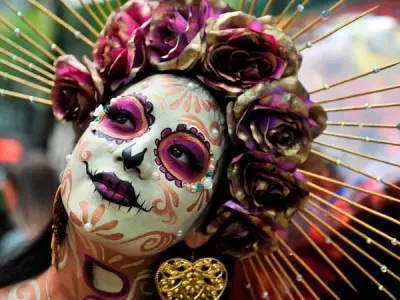 Day of the Dead parade - Lễ hội tưởng nhớ tổ tiên đầy màu sắc