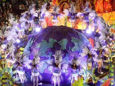 Lễ hội Trinidad and Tobago Carnival rực rỡ sắc màu