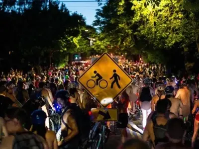 World Naked Bike Ride - Hành trình vì trái đất xanh