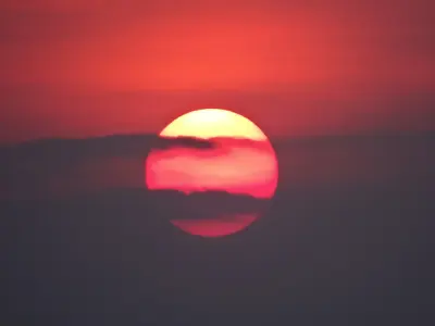 Tranh phong cảnh hoàng hôn mang vẻ đẹp bình yên huyền ảo