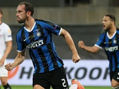 Khám phá sự nghiệp Diego Godín trung vệ thép huyền thoại