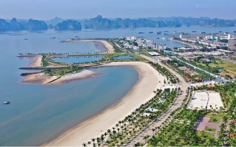 Bãi biển Tuần Châu với vẻ đẹp sang trọng và dịch vụ đẳng cấp
