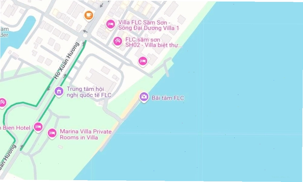 Bãi D Sầm Sơn mang vẻ đẹp hoang sơ