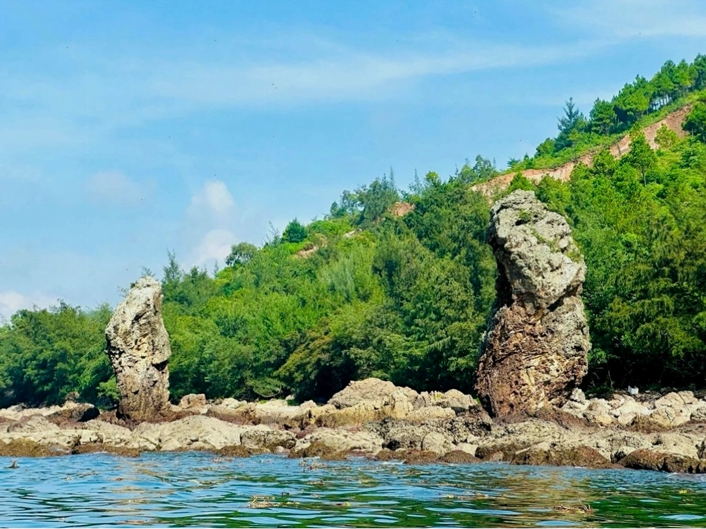 Cảnh biển hoang sơ tại Quỳnh Lưu