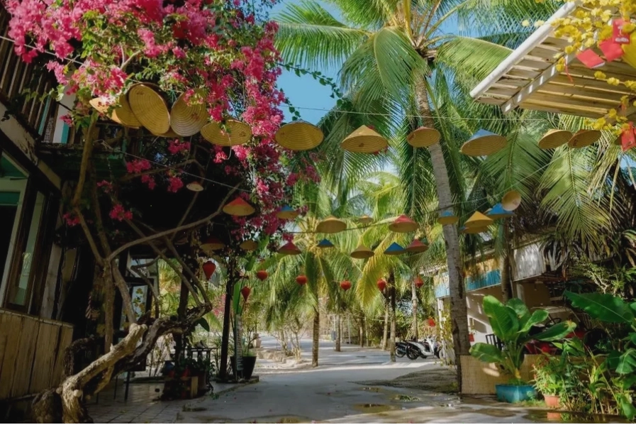 Cảnh đường phố Lagi Bình Thuận về đêm