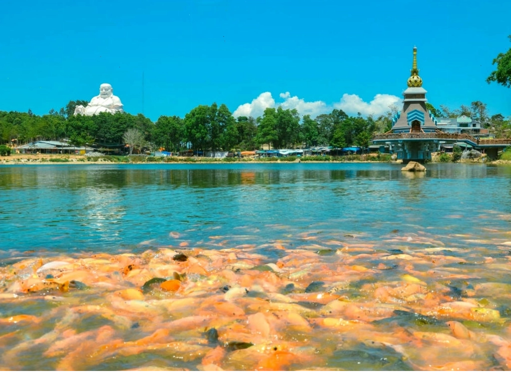 Chỗ nghỉ ngơi tiện nghi tại khu du lịch Núi Cấm
