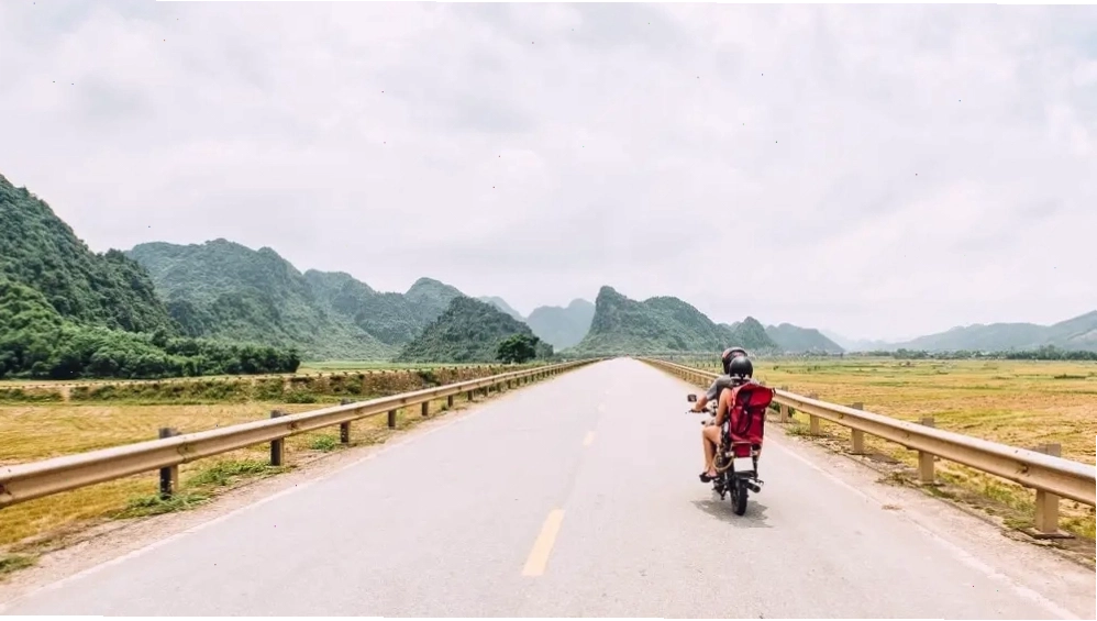 Đi xe máy đến khu du lịch Hải Tiến