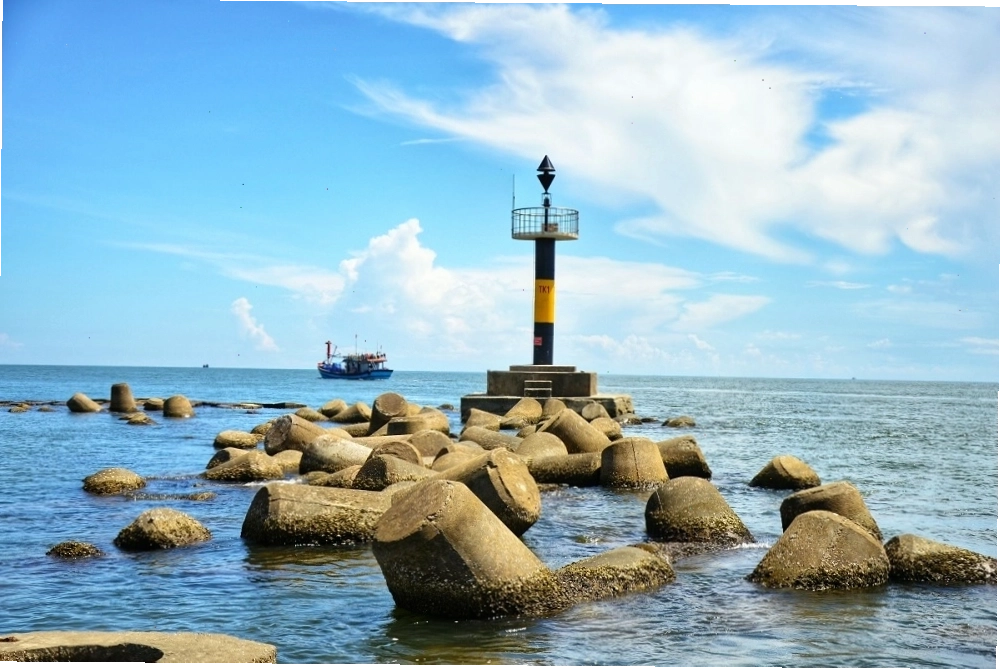 Hoạt động vui chơi trên bãi cát Biển Hải Dương