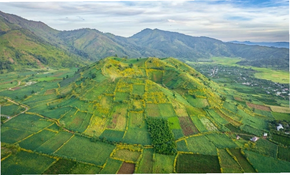 Không gian hùng vĩ và thơ mộng tại núi lửa Chư Đăng Ya