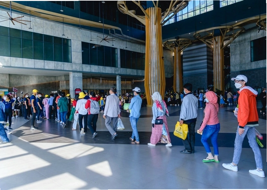 Không gian nội thất sang trọng bên trong nhà ga Bà Đen
