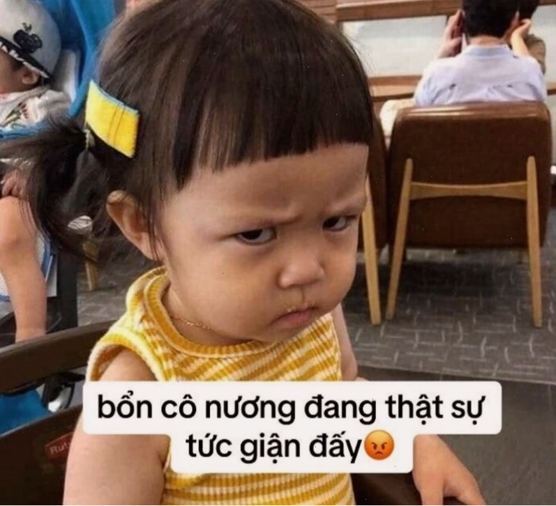 Meme trẻ em tức giận với biểu cảm đáng yêu