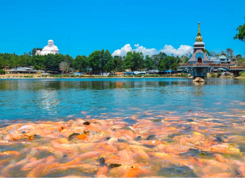 Một góc yên bình tại Núi Cấm