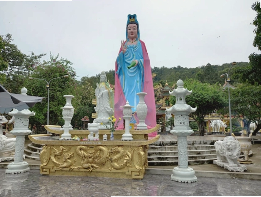 Phong cách cổ lầu độc đáo của Chánh điện chùa Thái Sơn núi Cậu